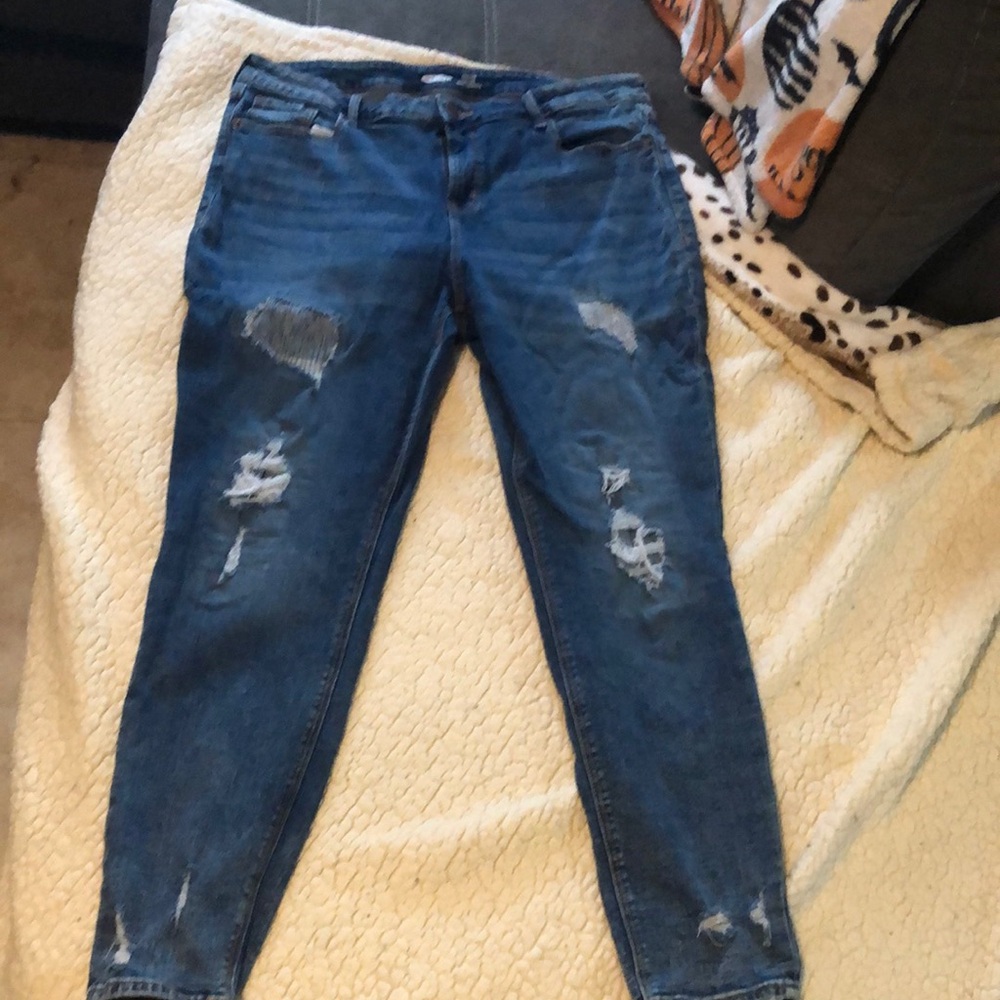 Old navy women’s Distressed Blue Jeans